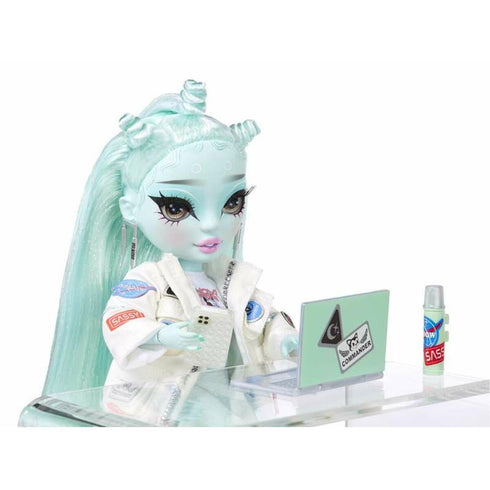 Muñeca Rainbow High Junior Series 2 Zoey Electra